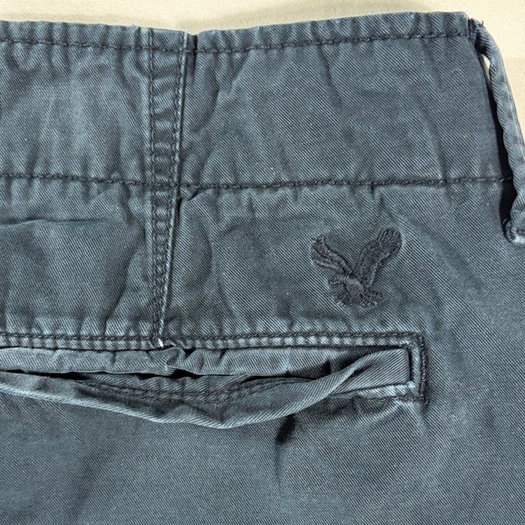 American Eagle mens navy blue Classic flat front 9.5" chino shorts - size 30 - Picture 5 of 11